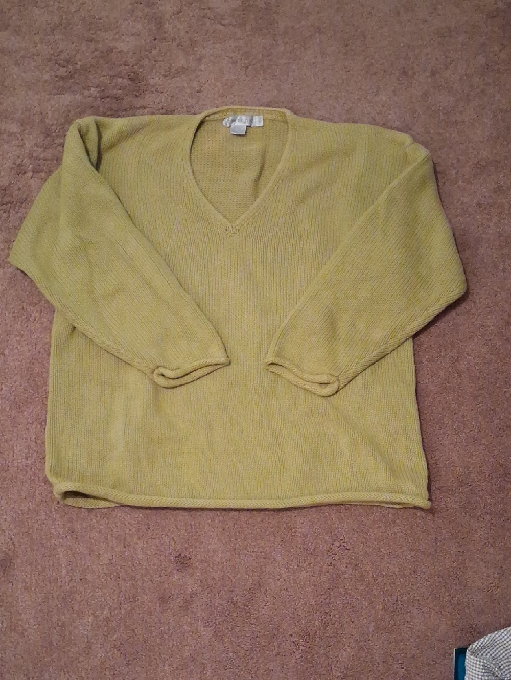 Tweeds Men's V-Neck Sweater in Olive